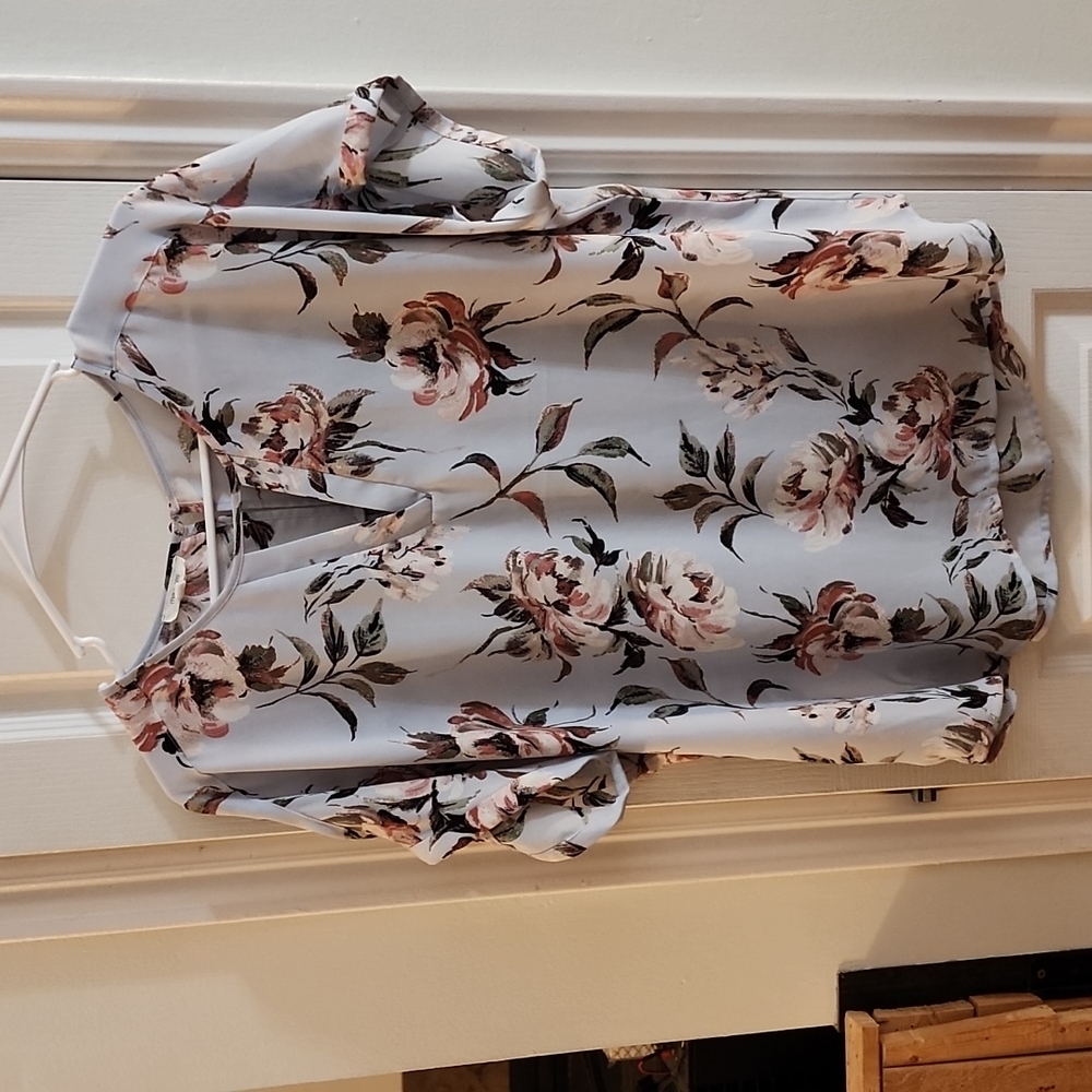 Blue Floral Cutout Short Sleeve Blouse